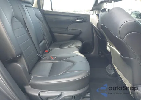 2021 Toyota Highlander Xle z USA, uszkodzony, nr VIN 5TDGZRBH1MS085204